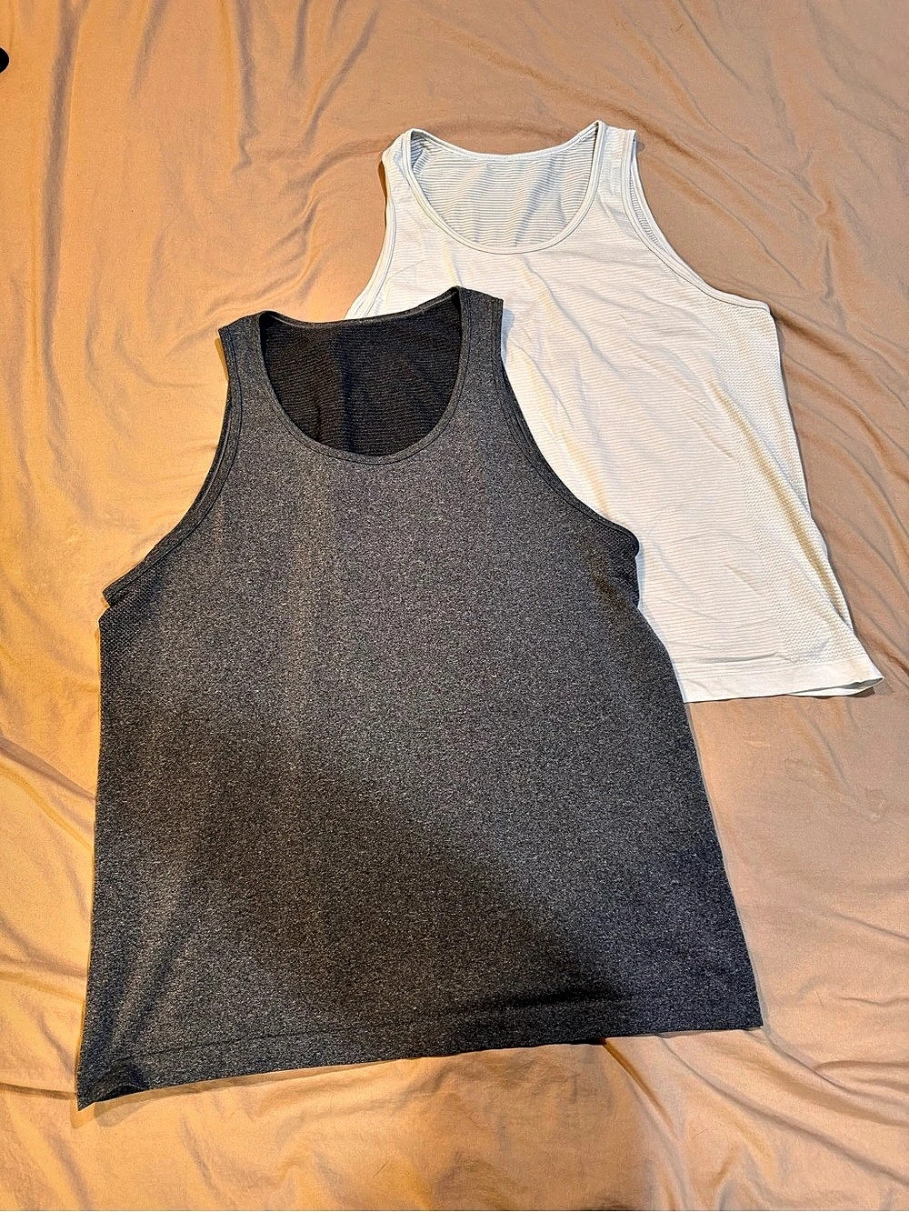 lululemon Metal Vent Tech Tank Men's Tank Tops Gray & White Size Large
